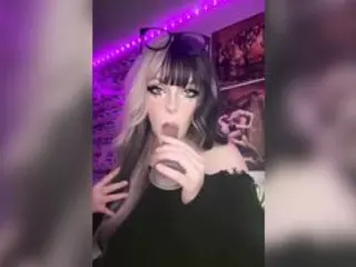 Video Gothtastic Suck & Dildo Frenzy - Cute Goth Alt Girl Sucks You Off