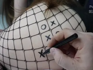 lost her pussy in tic-tac-toe. Cum inside - Deluxe_Bitch